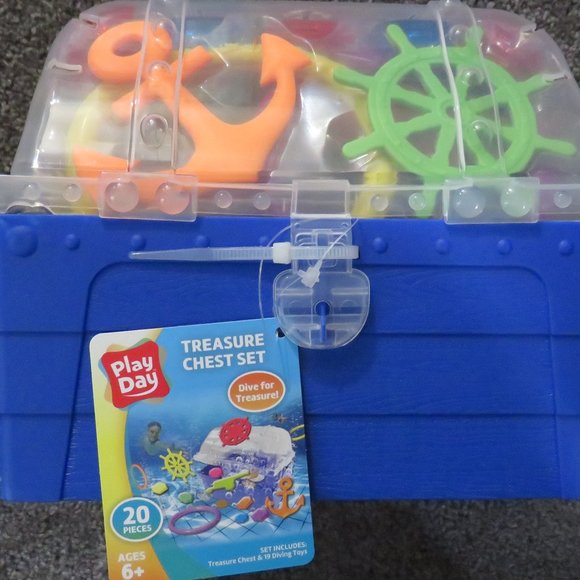 Play Day pool toy dive set treasure chest, NWT - Picture 5 of 11